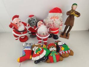 lot 557 image: Vintage 70s Christmas Holiday Figurines Lot 9 Pieces Santa Dogs Caroler