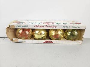 lot 588 image: 1950s JewelBrite Unbreakable Ornaments Poinsettas Original Box