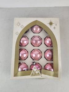 lot 589 image: Vintage Pink Delta Ornaments 12-Piece Glass Ball Set 1348&nbsp