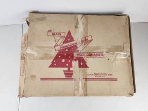 lot 591 image: Vintage North American Glass Corp. Glass American Made Tree Ornaments 11-piece Set