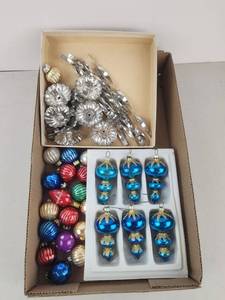 lot 592 image: Christmas Ornament Lot Vintage German Tin Clip-Ons and More