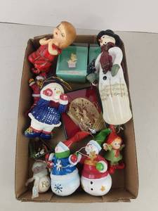 lot 596 image: Vintage Christmas Bundle Ornaments &amp Figurines