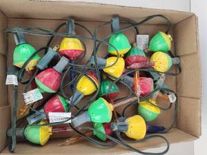 lot 600 image: String of Christmas Bubble Lights