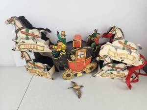 lot 614 image: Vintage Hallmark Stagecoach Christmas Display Centerpiece Candy Holder