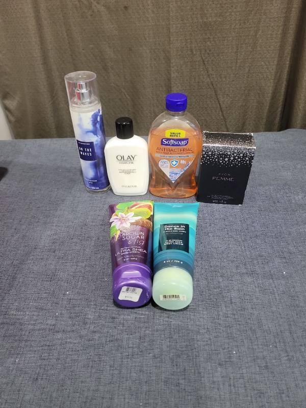 lot 305 image: Beauty & Personal Care Lot 6 Items Olay Softsoap Avon Bath Body Works