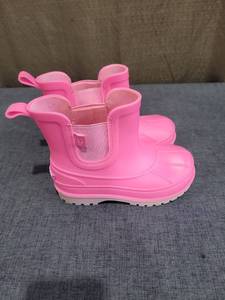 lot 812 image: Sperry Pink Rain Boots Childrens Size 6