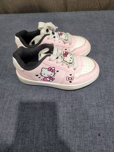 lot 816 image: Hello Kitty Childrens Sneakers Pink White Black Lace-Up Size 9