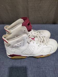 lot 818 image: Jordan 6 Retro White Maroon Youth Size 6.5Y 8366442-115
