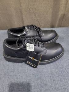 lot 821 image: SafeStep Black Lace-Up Oxford Shoes Size 8.5 Slip-Resistant Sole