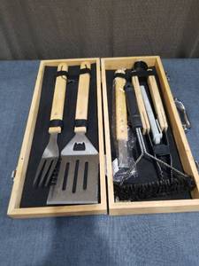 lot 836 image: Grill Daddy Mike Barbecue Tool Set with Wooden Case