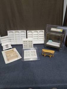 lot 841 image: Miniature Dollhouse Furniture Lot
