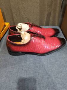 lot 849 image: Red Crocodile Print Oxford Lace-Up Shoes Pair Size 13