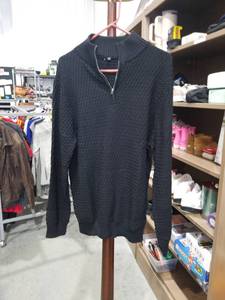 lot 855 image: Black Quarter-Zip Pullover Sweater XL