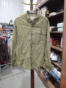 lot 866 image: Duluth Trading Co. Mens Long Sleeve Button-Up Shirt M