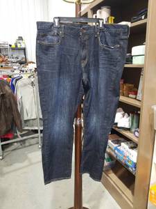 lot 868 image: Lucky Brand Jeans W42 L30