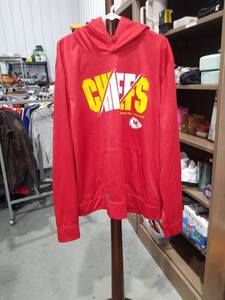 lot 871 image: NFL Team Apparel Kansas City Chiefs Combine Training Hoodie XXL