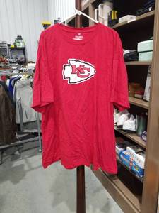 lot 874 image: Fanatics Kansas City Chiefs T-Shirt 4XL
