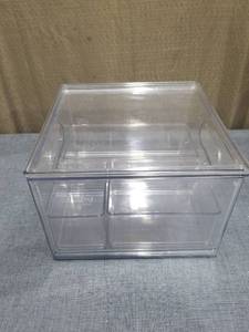 lot 881 image: Clear Plastic Organizer Box with Removable Drawers and Handle