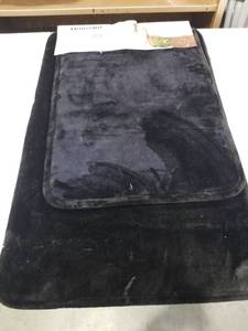 lot 920 image: Houseful 2-Piece Memory Foam Bath Rugs 20 x 32 in & 17 x 24 in