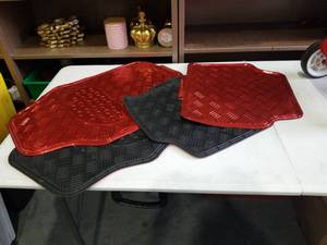 lot 921 image: Car Floor Mats 4-Piece Red