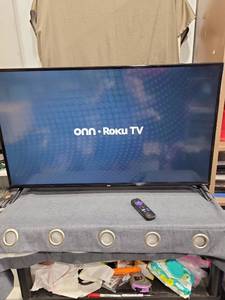 lot 941 image: onn. Roku TV 40 LED TV Model 100058007