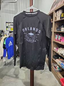lot 948 image: Spicy Tuna Orlando Est. 1875 Sunshine State Florida Long Sleeve Shirt Size Medium