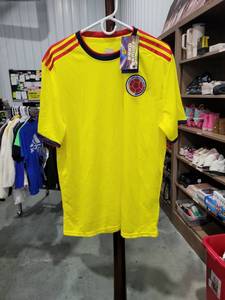 lot 949 image: Colombia National Soccer Team Football Jersey XL Yellow