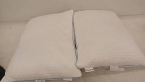 lot 11364 image: Beautyrest Memory Foam Pillows (2-Pack)