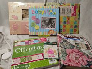 lot 34426 image: Misc Picture album