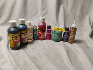 lot 34435 image: Misc Craft Paint