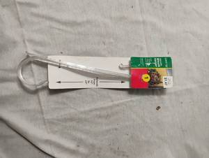 lot 34403 image: Adjustable Wreath Hanger extends from 13 to 23