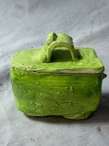 lot 34258 image: Green Ceramic Miniture Basket