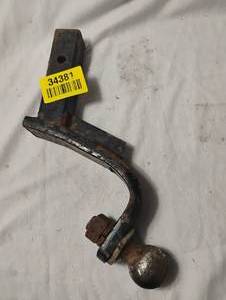 lot 34381 image: Hitch Receiver