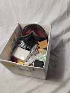 lot 34390 image: Misc Garage stuff and goggles