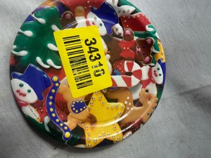 lot 34310 image: 2 sets of paper plates