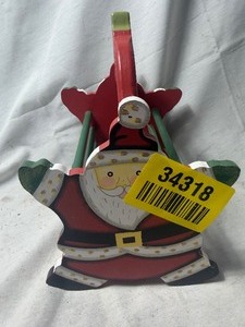lot 34318 image: Santa Basket