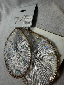 lot 34333 image: Icing earrings