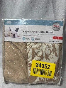 lot 34352 image: Petco Nester Duvet Dog Bed