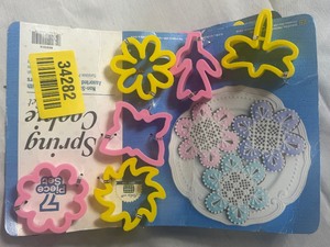 lot 34282 image: Spring Cookie Cutters