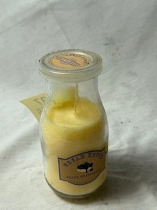 lot 34297 image: yellow candle