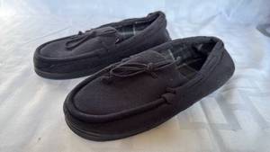 lot 641 image: Dearfoams Black Plush House Slippers