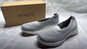 lot 718 image: HYNUYO Womens Slip-on Casual Walking Shoes