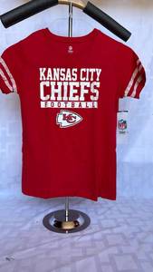 lot 759 image: NFL Team Apparel Kansas City Chiefs Football Graphic T-Shirt Size 1416