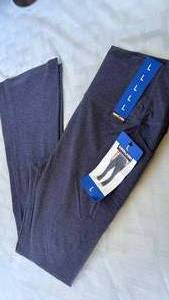lot 766 image: Kirkland Signature Leggings Size L