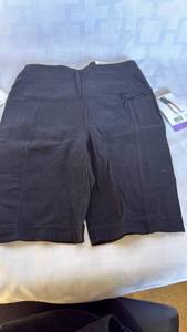 lot 786 image: Mondetta High-Rise Ribbed Biker Short Size XS
