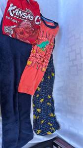 lot 806 image: Clothing Lot Cat &amp Jack Long Sleeve Top Size L 1214 Gildan Kansas City Tee XL Used