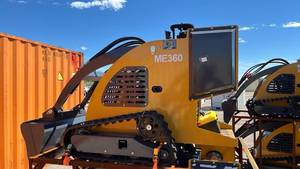 lot 10206 image: Skid Steer Loader - ME360