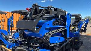 lot 10210 image: WTS Power MET200 Skid Steerloader 11.2 kW 1699 Engine