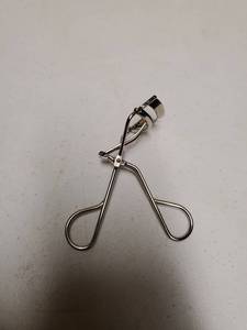 lot 59645 image: Eyelash Curler - Retail $15