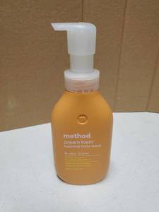 lot 59669 image: Method Dream Foam Foaming Body Wash Vetiver Amber 399ml 13.5 fl oz - Retail $15